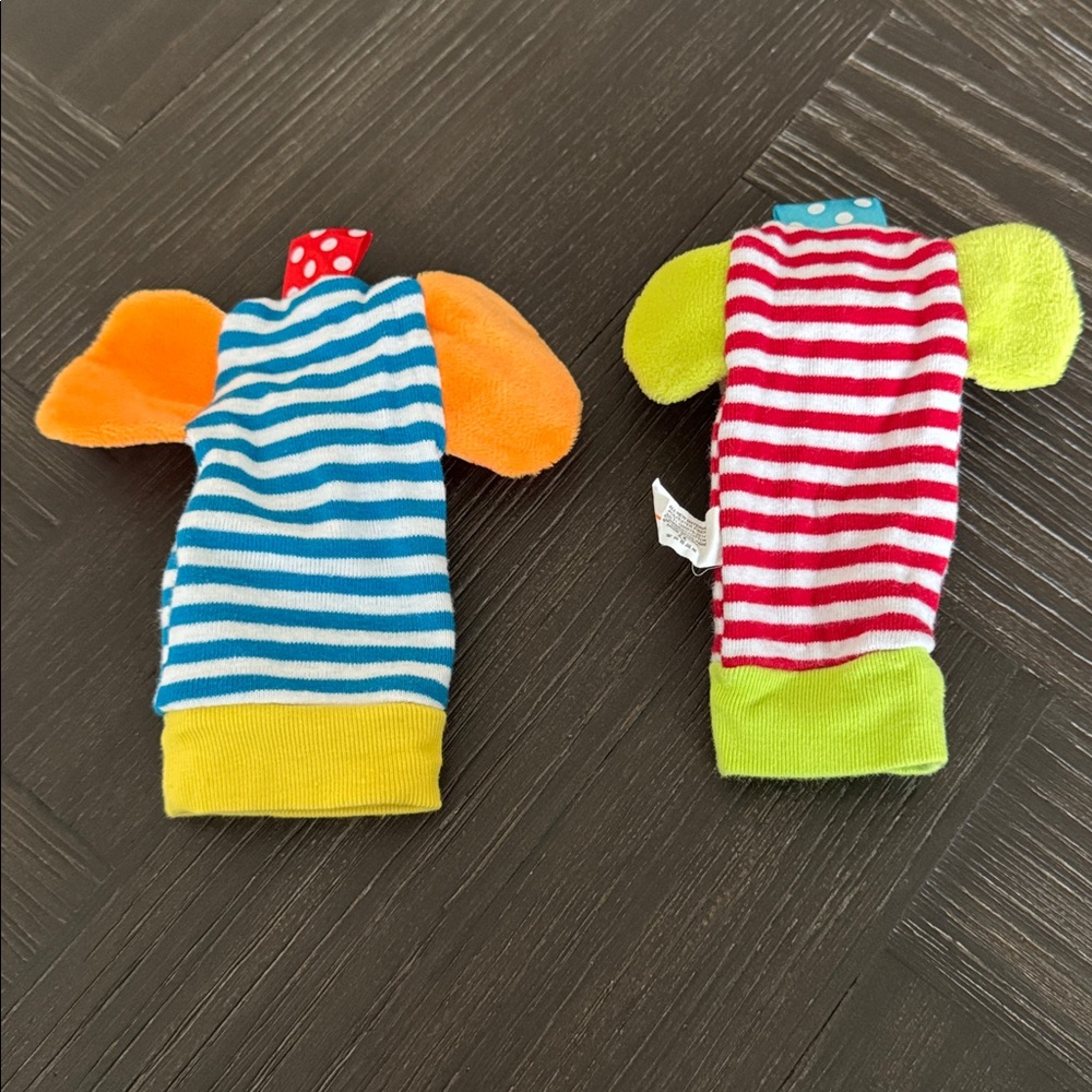 Baby Foot Finder Sock & Wrist Rattle Set 6–12M | Elephant Monkey Sensory Toy Gif - Picture 4 of 5